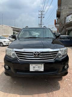 Toyota Fortuner 2013 0