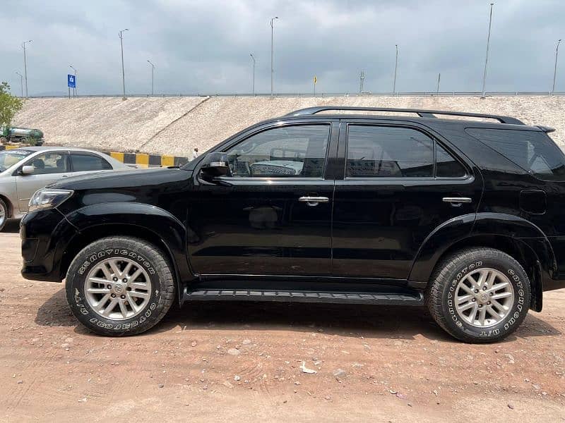 Toyota Fortuner 2013 3