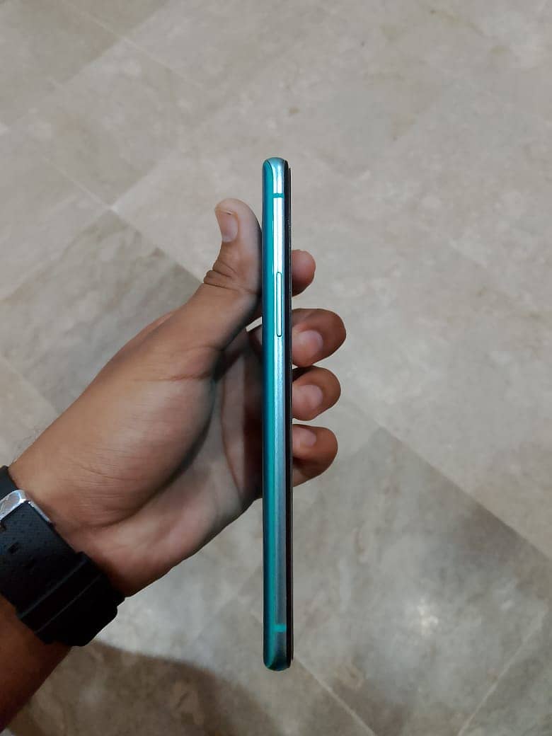 OnePlus 8t.  12 256 4