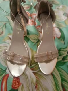 golden heel medium size 10 one time uses