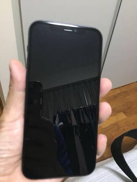 iphone 12 black 7500 colour 1