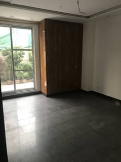 3 BEDROOM GROUND FLOOR FLAT AVAILABLE FOR RENT