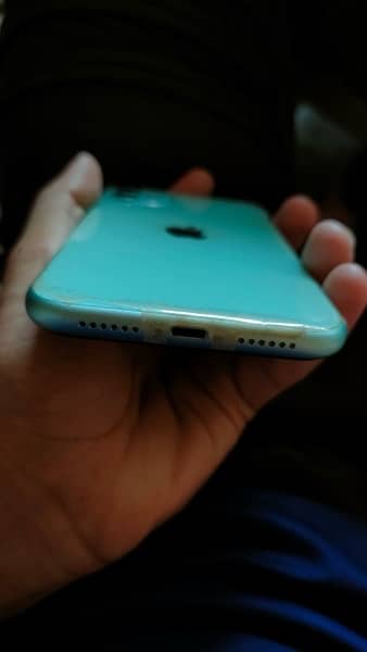 iPhone 11 128GB green colour 9.5/10 condition 4