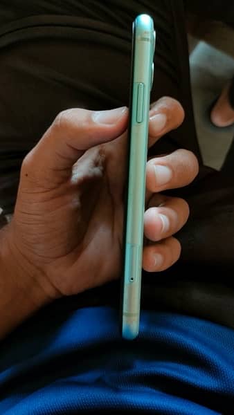 iPhone 11 128GB green colour 9.5/10 condition 5