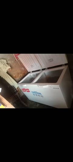 deep freezer 1 month used like new