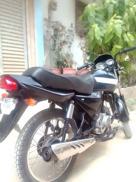 Unique 100cc (Sports look/1st owner) lu or chalao 6