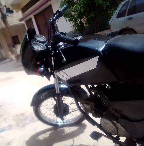 Unique 100cc (Sports look/1st owner) lu or chalao 7