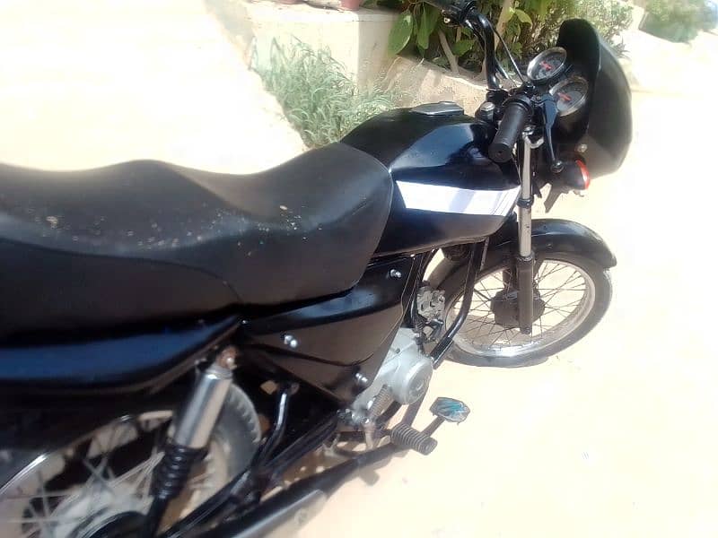 Unique 100cc (Sports look/1st owner) lu or chalao 10