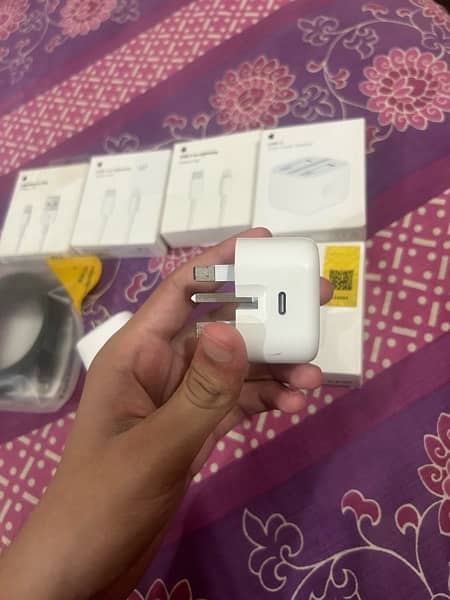 Apple 20 watt original charger 4