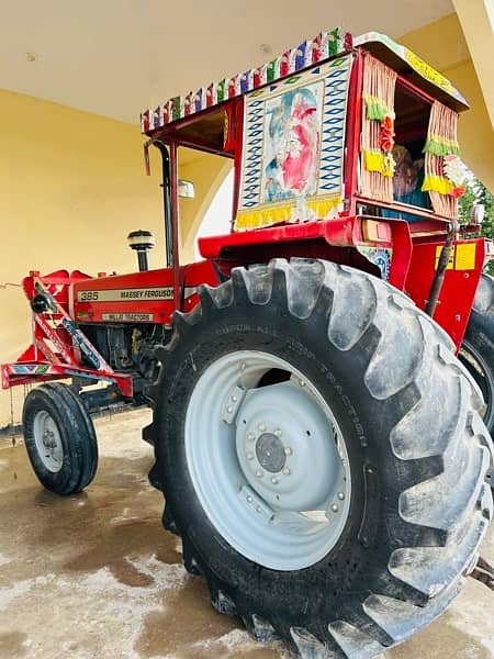 Massey Ferguson 385 4