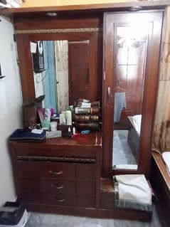 Dressing Table 3 Piece in Urgent Sale