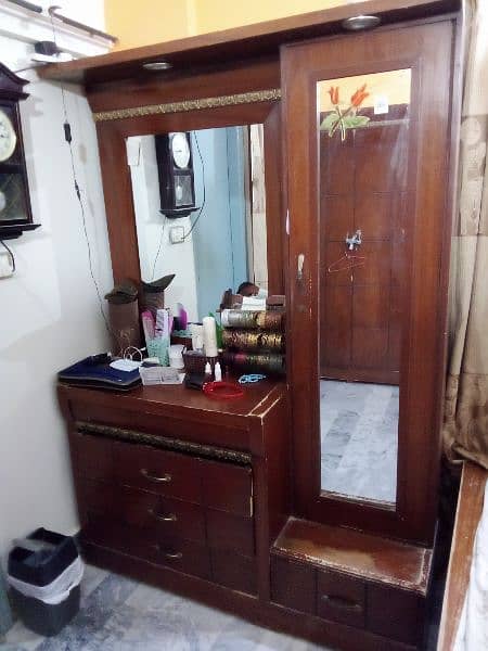 Dressing Table 3 Piece in Urgent Sale 1