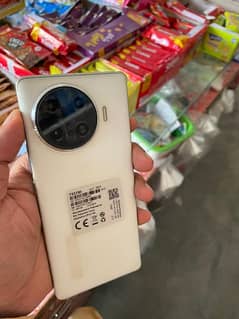 Techno Spark 20 pro plus 8/256 gb