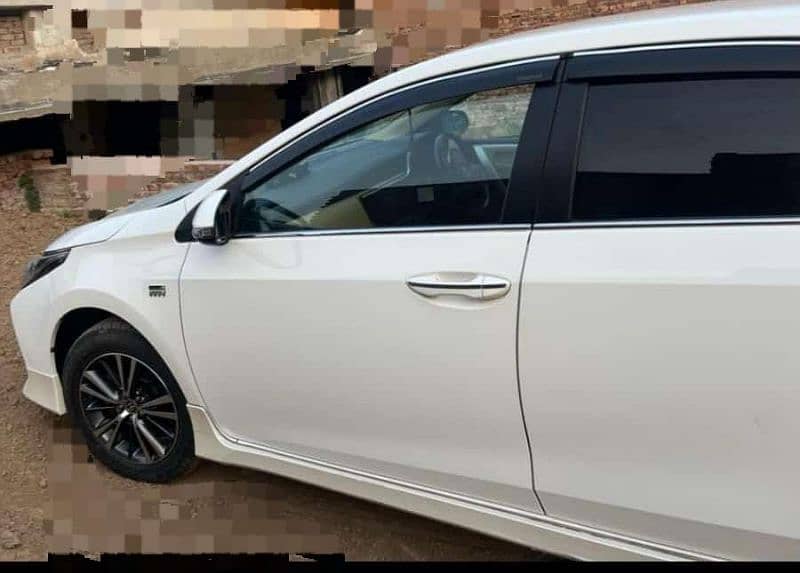 Toyota Altis Grande 2018 auto sunroof 5