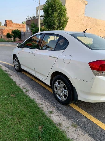 Honda City IDSI 2014. totally Genuine condition. no paint no. accident 9