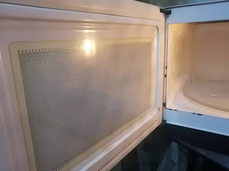 PEL microwave Oven (PMO23) for urgent sale in very reasonable price 7