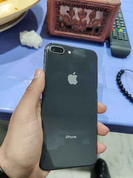 i phone 8 pkus 0