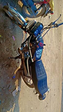 Honda 125 argent sale book h. . koi b kam nhi hony wala all ok h