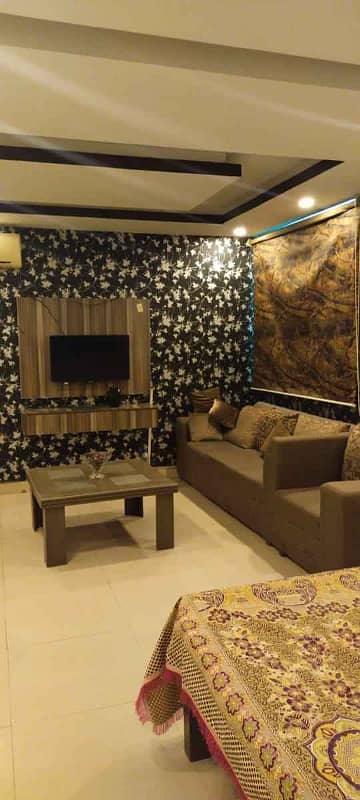 1BED STUDIO FURNISHED APORTMENT IS AVAILABLE FOR RENT IN SECTOR B BAHRIA TOWN LAHORE 6