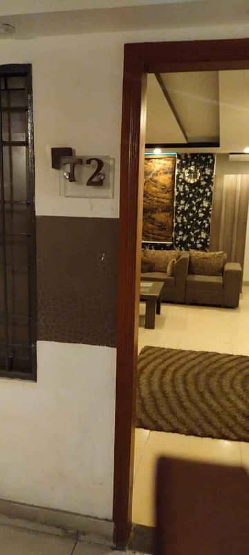 1BED STUDIO FURNISHED APORTMENT IS AVAILABLE FOR RENT IN SECTOR B BAHRIA TOWN LAHORE 8