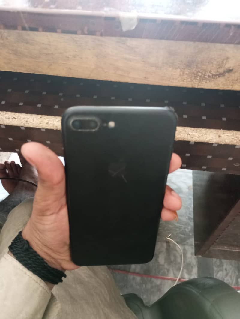 iphone 8plus . 64GB 4