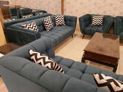 5 Seater 3+1+1 BOX Style Sofa with cushions. 0