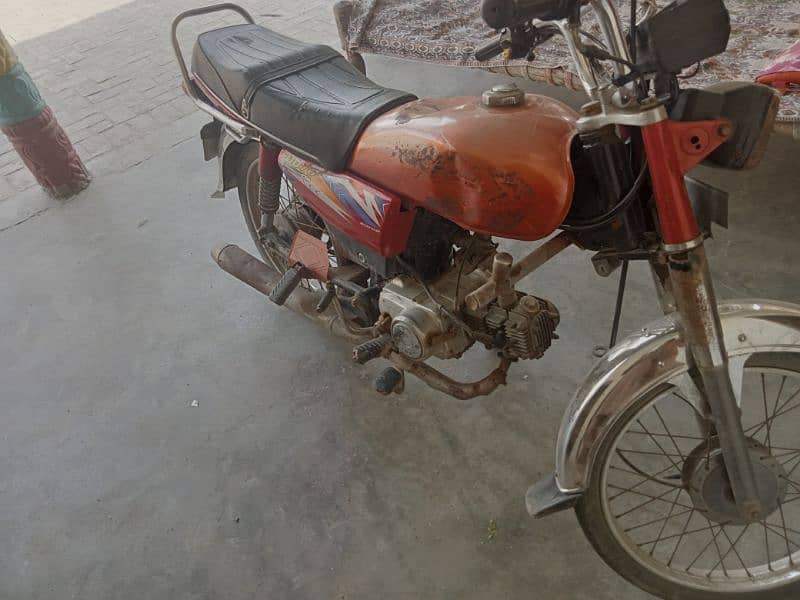 jinan china bike hai 70 har cheez ok hai tyre fraam engine sab ok hai 4