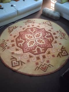 round rug