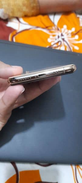 iphone xs 64gb pta approved 3