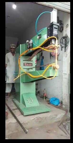 spot welding machine 11