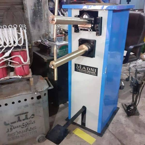 spot welding machine 16