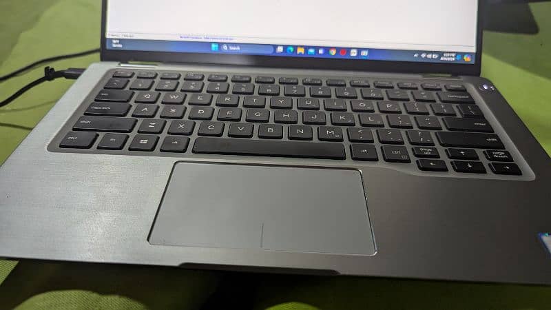 Dell Latitude 7400 2 in 1 1