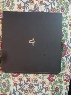 ps4 pro 1 TB with controller and free game