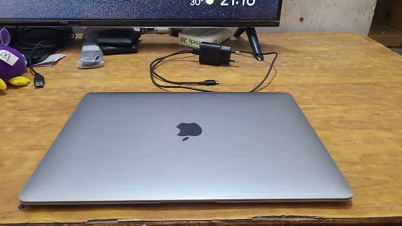 Macbook Air M1 8/256 6