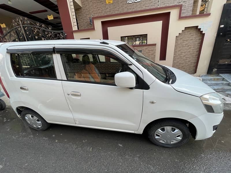 Suzuki Wagon R 2017 12