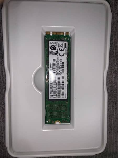 Samsung 128gb SSD m. 2 SATA 1