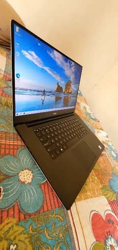 DELL xps15 precision 5510 core i7 16GB 512SSD 4GB CARD with 4k touch D 0