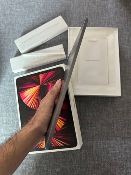 iPAD PRO (11 inch) 3rd generation M1 chip COMPLETE BOX 3