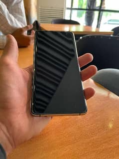 Samsung galaxy S10+ with box charger