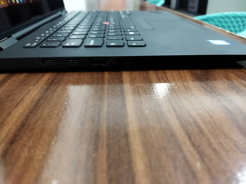 Lenovo X1 yoga(3rd Gen) | i5-8th Gen | 16/256GB | 360° FHD TouchScreen 4