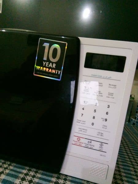 Samsung microwave oven for sale. 2