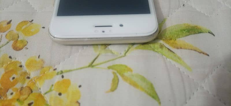 iPhone 6 all ok Paytm Pro memory 3 16. Rs12000 13