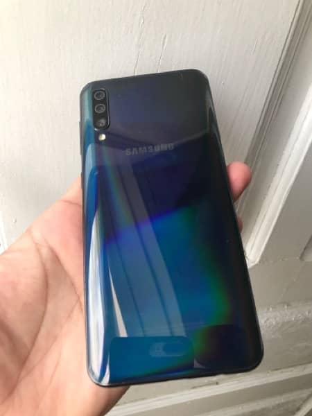 Samsung Galaxy A50 3