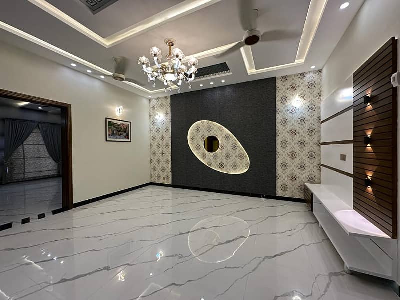 10 Marla Brand New House for rent in Bahria Town Lahore 8