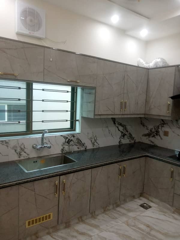 10 Marla Brand New House for rent in Bahria Town Lahore 23