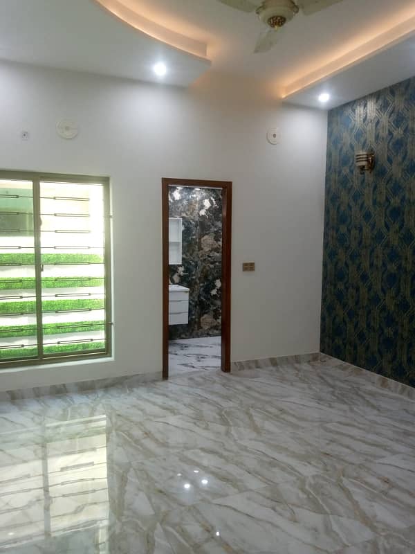 10 Marla Brand New House for rent in Bahria Town Lahore 26