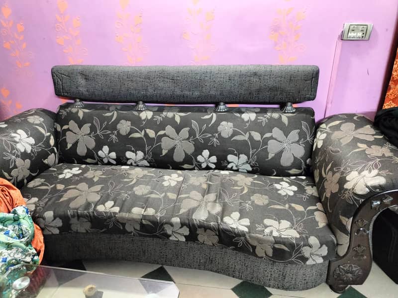 Sofa Set 6 Seater in Good condition 2