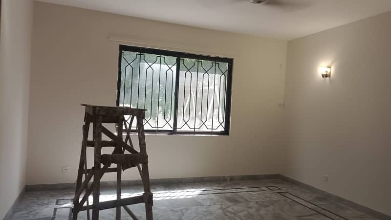 2 Kanal Lower portion Upper lock with basement 4 bed attach bath drawing dining tv lounge kitchen available for rent in DHA Phase 3 19