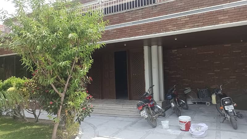 2 Kanal Lower portion Upper lock with basement 4 bed attach bath drawing dining tv lounge kitchen available for rent in DHA Phase 3 34