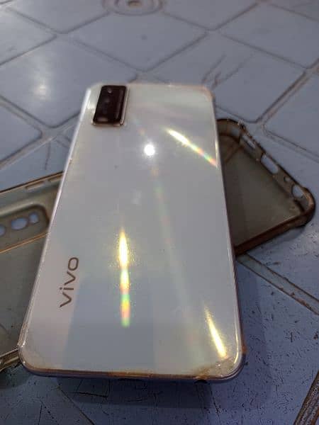 vivo y20 bilkul saf mobile ha 1 hand use 0